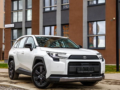 Toyota RAV4 белый 2026