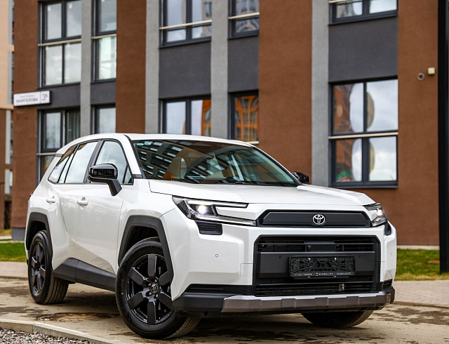 Toyota RAV4 белый 2026