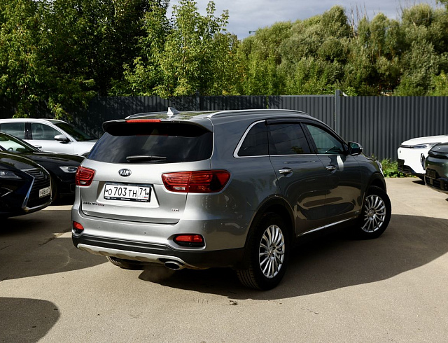 Kia Sorento серый 2020