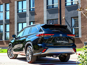 Toyota Highlander черный 2026