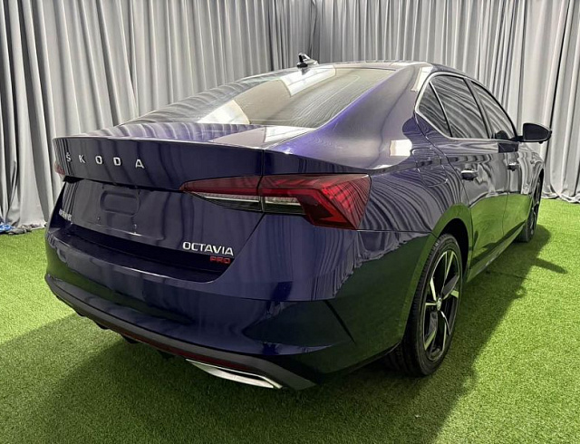Skoda Octavia 1.4 л 2022 г. Голубой, пробег 30000 км