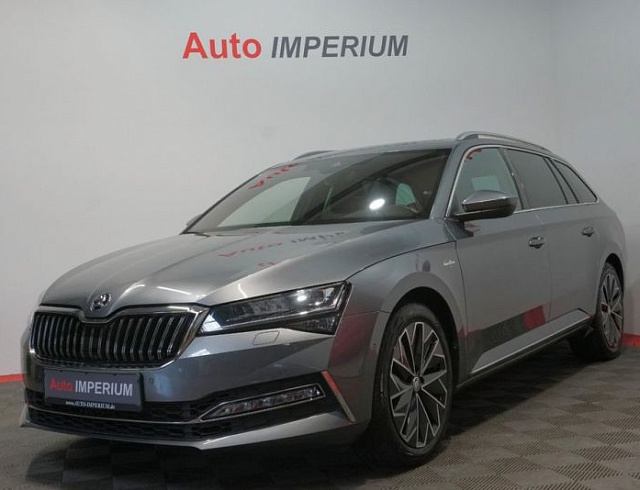 Skoda Superb 2023 г. Серый, пробег 39002 км
