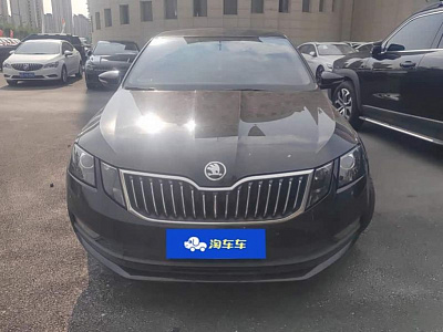 Skoda Octavia 1.5 л 2023 г. Чёрный, пробег 47400 км
