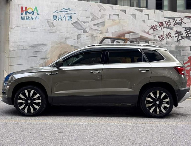 Skoda Karoq 1.4 л 2021 г. шампань/коричневый, пробег 49000 км