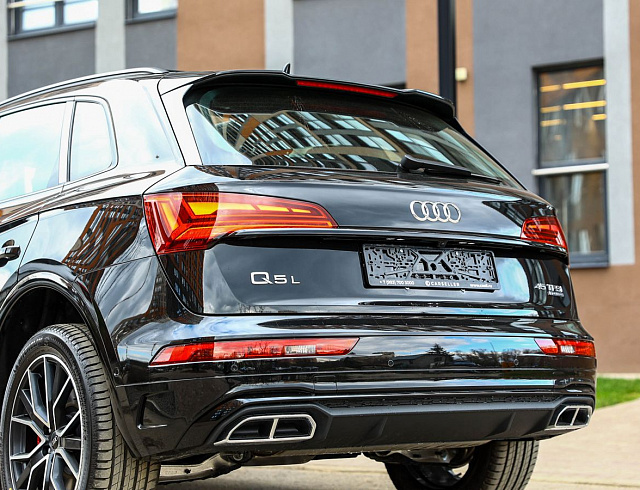 Audi Q5 черный 2026