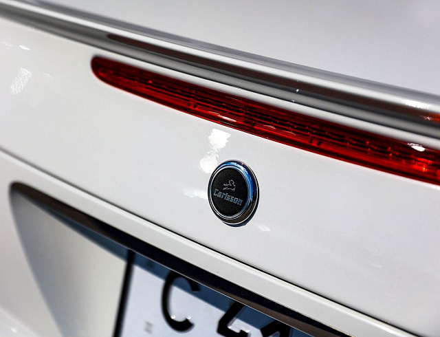 Mercedes-Benz E-Класс белый 2005