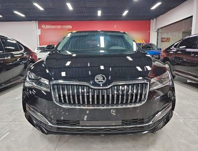 Skoda Superb 1.4 л 2024 г. Чёрный, пробег 19400 км