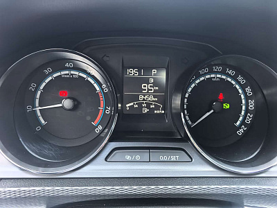 Skoda Kamiq 1.5 л 2023 г. Белый, пробег 8000 км