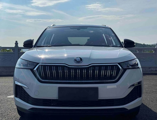 Skoda Kamiq 1.5 л 2023 г. Белый, пробег 9600 км