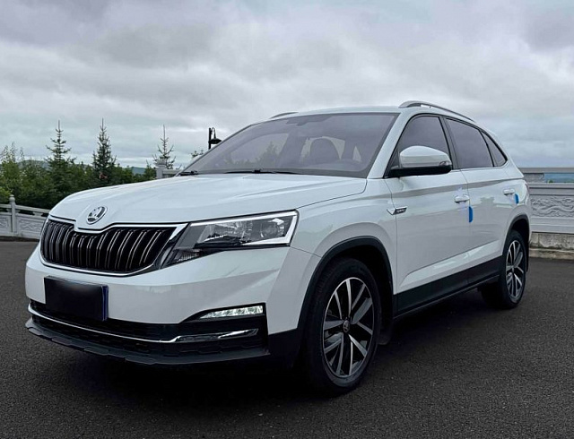 Skoda Kamiq 1.5 л 2023 г. Белый, пробег 32000 км