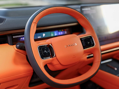 Lynk & Co 900 черный 2025