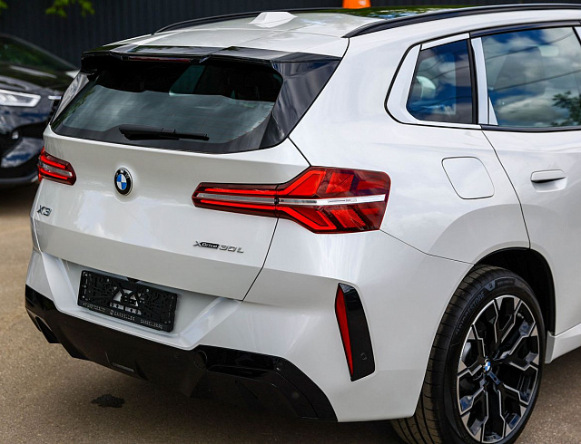 BMW X3 белый 2026