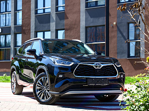 Toyota Highlander черный 2026