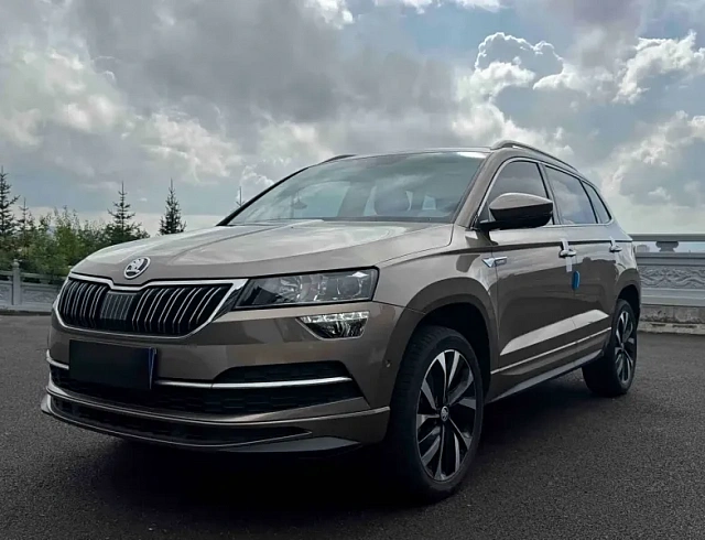 Skoda Karoq 1.4 л 2022 г. шампань/коричневый, пробег 48000 км