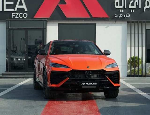 Lamborghini Urus 4.0 л 2026 г. Оранжевый