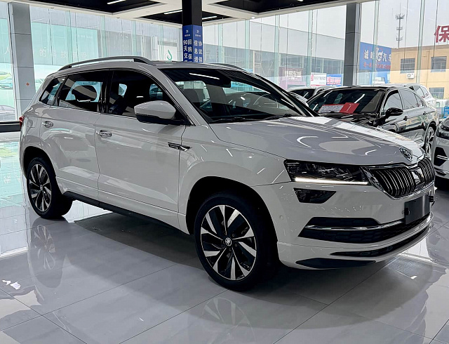 Skoda Karoq 1.4 л 2023 г. Белый, пробег 34000 км