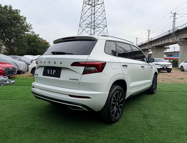 Skoda Karoq 1.4 л 2023 г. Белый, пробег 23000 км