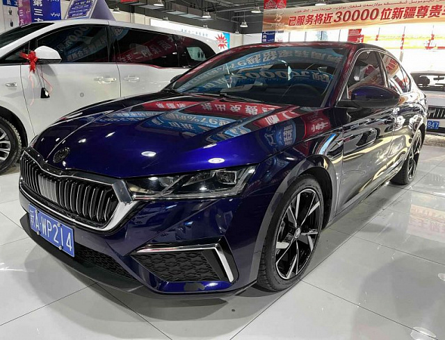 Skoda Octavia 1.4 л 2021 г. Чёрный, пробег 50000 км