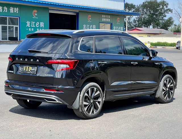 Skoda Karoq 1.4 л 2022 г. Чёрный, пробег 22000 км