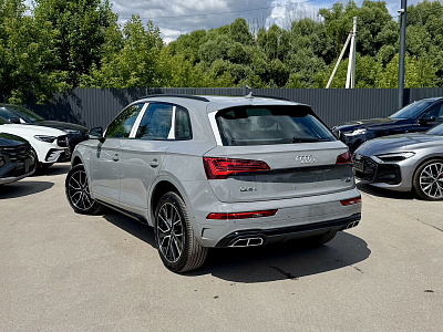 Audi Q5 серый 2026