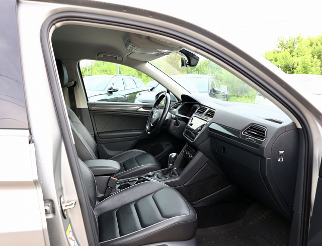 Volkswagen Tiguan серебро 2018
