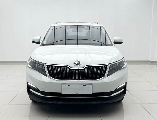 Skoda Kamiq 1.5 л 2023 г. Белый, пробег 18000 км