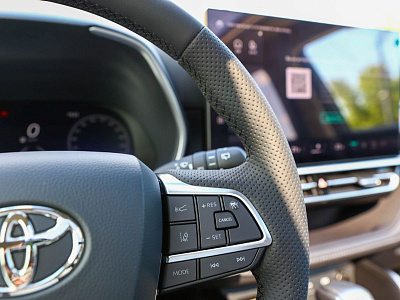 Toyota Highlander белый 2026