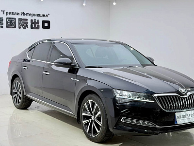 Skoda Superb 1.4 л 2024 г. Чёрный, пробег 9000 км