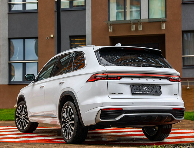 Geely Monjaro белый 2026