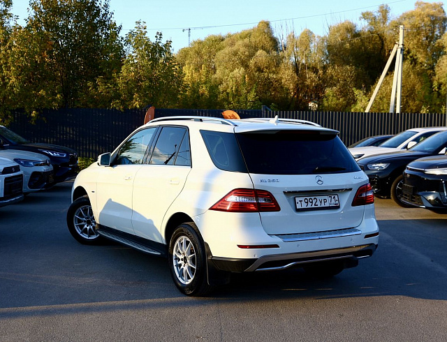 Mercedes-Benz M-Класс белый 2012
