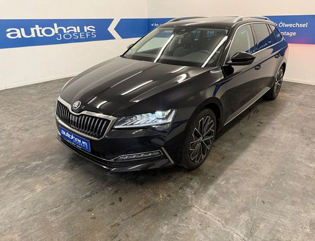Skoda Superb 2023 г. Чёрный, пробег 58700 км