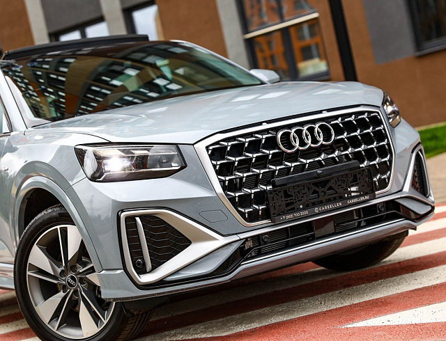 Audi Q2 серый 2025