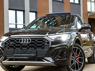 Audi Q5 черный 2025