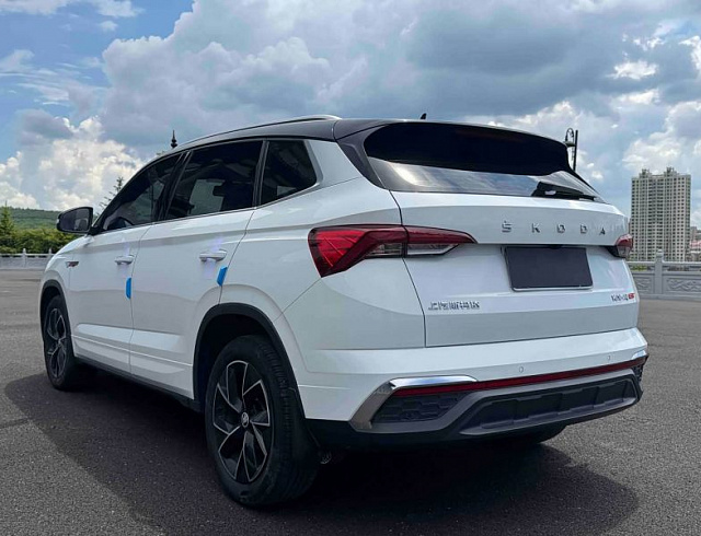 Skoda Kamiq 1.5 л 2023 г. Белый, пробег 17000 км
