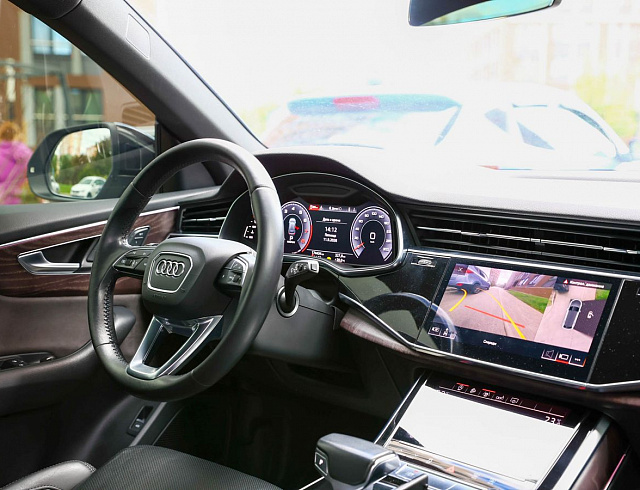 Audi Q8 белый 2018