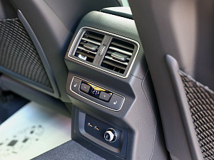 Audi Q5 серый 2026