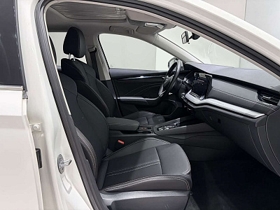 Skoda Octavia 1.4 л 2022 г. Белый, пробег 29000 км