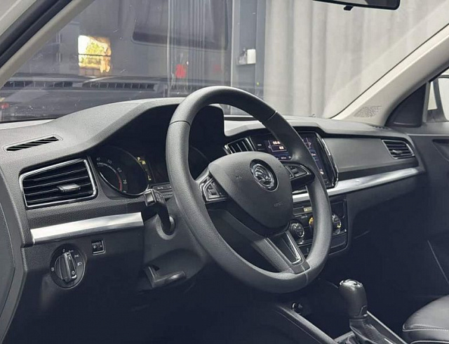 Skoda Kamiq 1.5 л 2022 г. Белый, пробег 50000 км