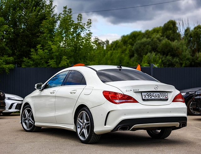 Mercedes-Benz CLA белый 2013