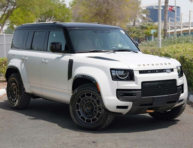 Land Rover Defender 110 4.4 л 2026 г. Серый