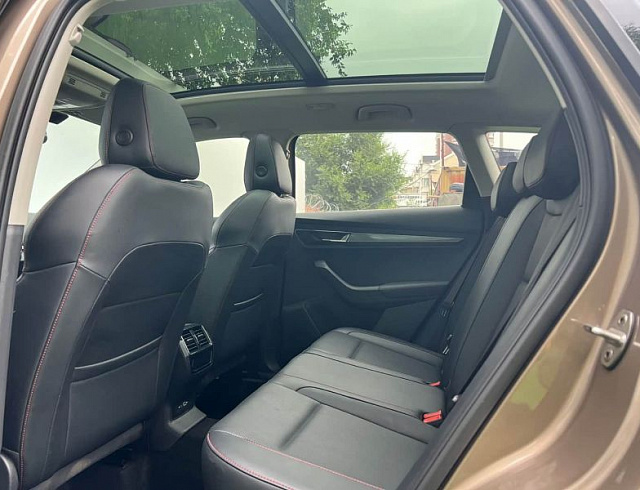Skoda Karoq 1.4 л 2022 г. шампань/коричневый, пробег 48000 км