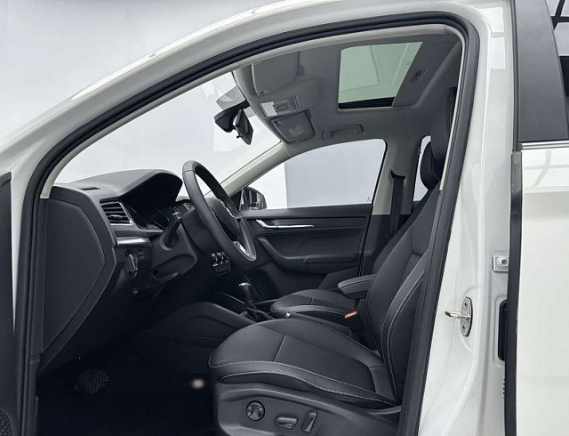 Skoda Kamiq 1.5 л 2022 г. Белый, пробег 32000 км