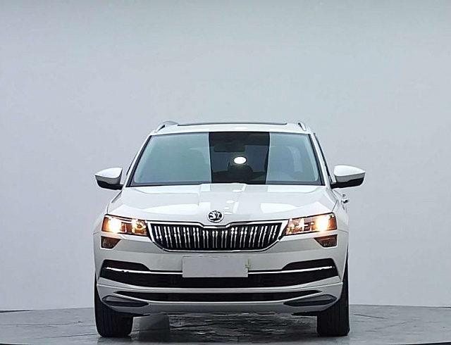 Skoda Karoq 1.4 л 2022 г. Белый, пробег 21000 км