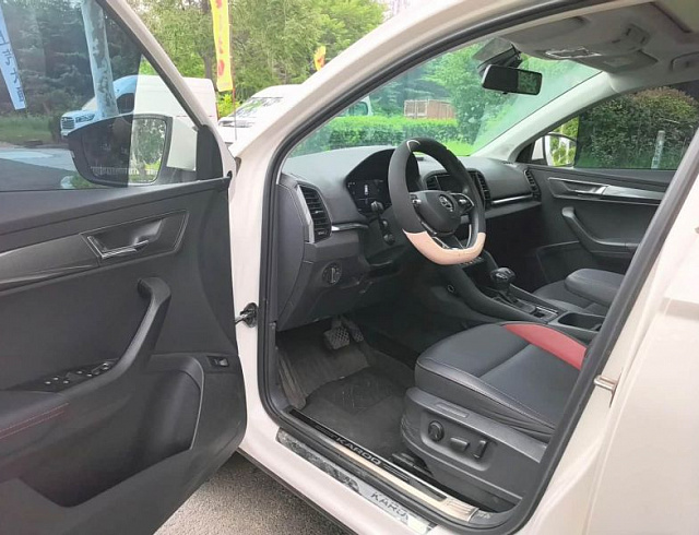 Skoda Karoq 1.4 л 2022 г. Белый, пробег 27000 км