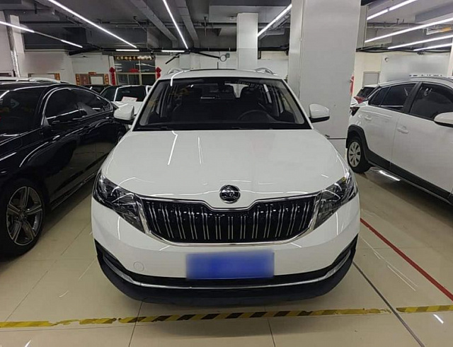 Skoda Kamiq 1.5 л 2021 г. Белый, пробег 23700 км