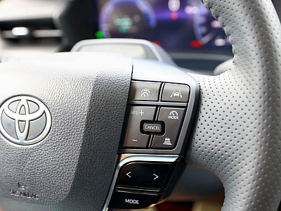 Toyota Camry белый 2026