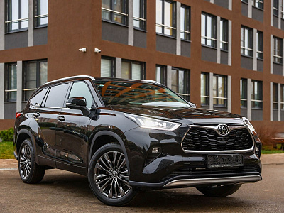 Toyota Highlander черный 2026