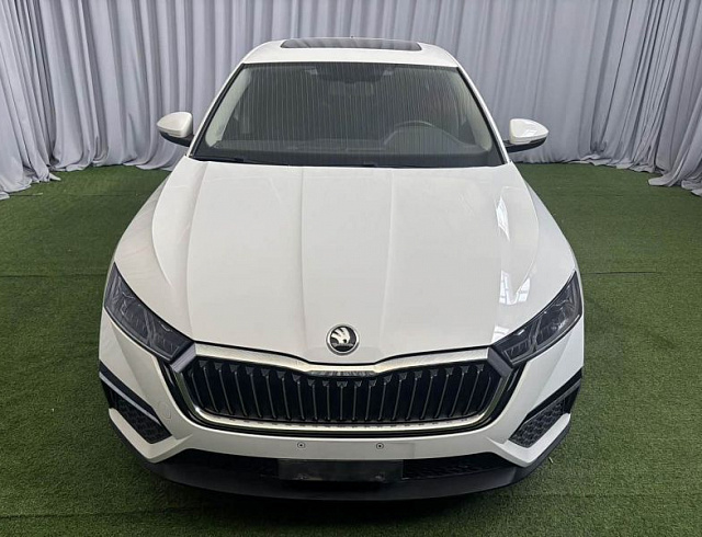 Skoda Octavia 1.4 л 2022 г. Белый, пробег 45000 км
