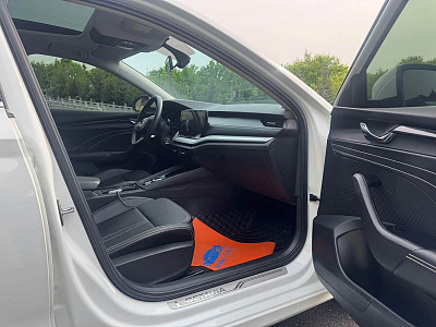 Skoda Octavia 1.4 л 2023 г. Белый, пробег 13899 км