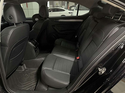 Skoda Superb 1.4 л 2025 г. Чёрный, пробег 10000 км
